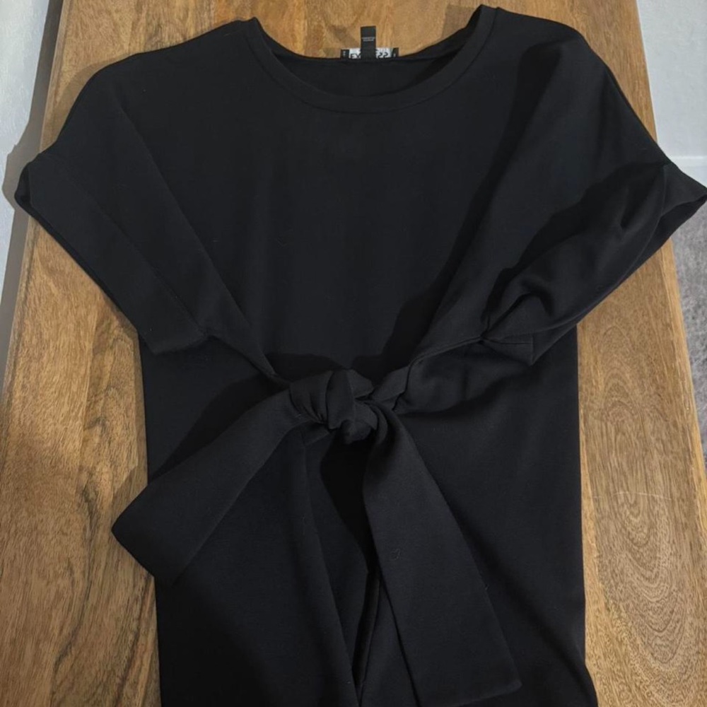 Express Black Short Sleeve Tie-Front Top